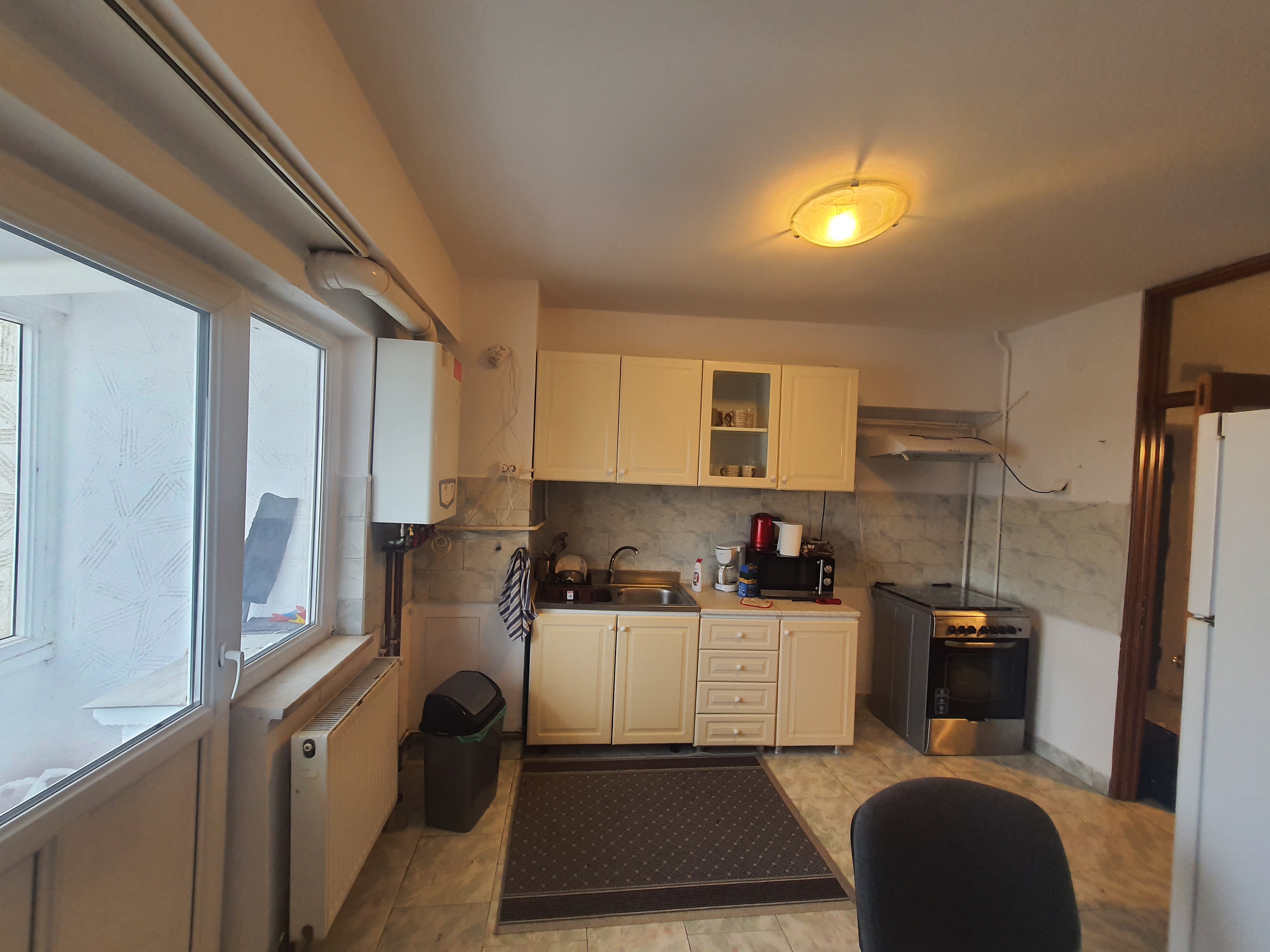 Apartament cu 4 camere Indepedenţei